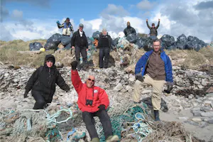Voluntary beach clean-up of Dyke Bay on Carcass Island in the Falklands photo by Cheesemans’ Ecology Safaris