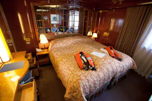 Sea Spirit Deluxe Suite with Cheesemans’ Ecology Safaris