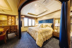 Sea Spirit Owner's Suite with Cheesemans’ Ecology Safaris