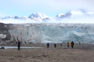 Walking to a glacier photo by Cheesemans’ Ecology Safaris
