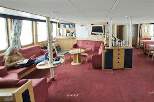 Svaldbard ship lounge with Cheesemans’ Ecology Safaris