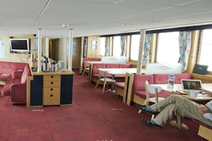 Svaldbard ship lounge with Cheesemans’ Ecology Safaris