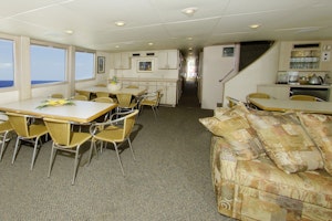 Salon on the Turks & Caicos Explorer II with Cheesemans’ Ecology Safaris