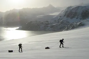Shackleton crossing trek across South Georgia Island