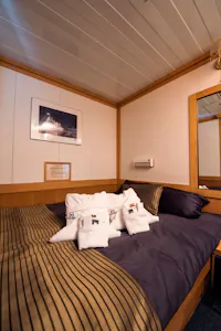 Vavilov One Ocean Suite bedroom with Cheesemans' Ecology Safaris