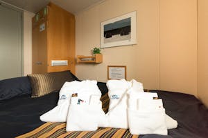 Vavilov Shackleton Suite bedroom with Cheesemans' Ecology Safaris