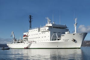 Ioffe ship with Cheesemans' Ecology Safaris