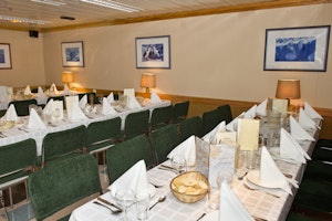 Ioffe ship Dining Room with Cheesemans' Ecology Safaris