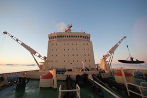 Kapitan Khlebnikov ship photo with Cheesemans' Ecology Safaris