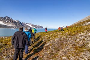 Travelers and Landscape ©Stefan Froehlich
