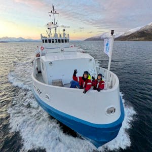 Travelers on Deck © Steve Thompson